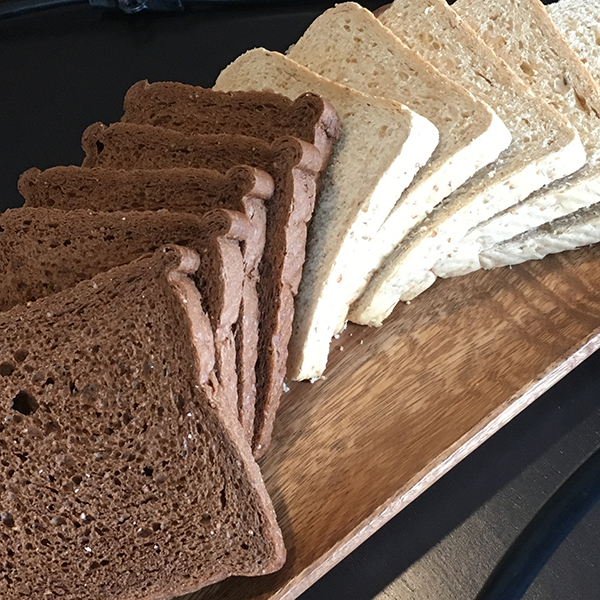 pumpernickel and multigrain bread
